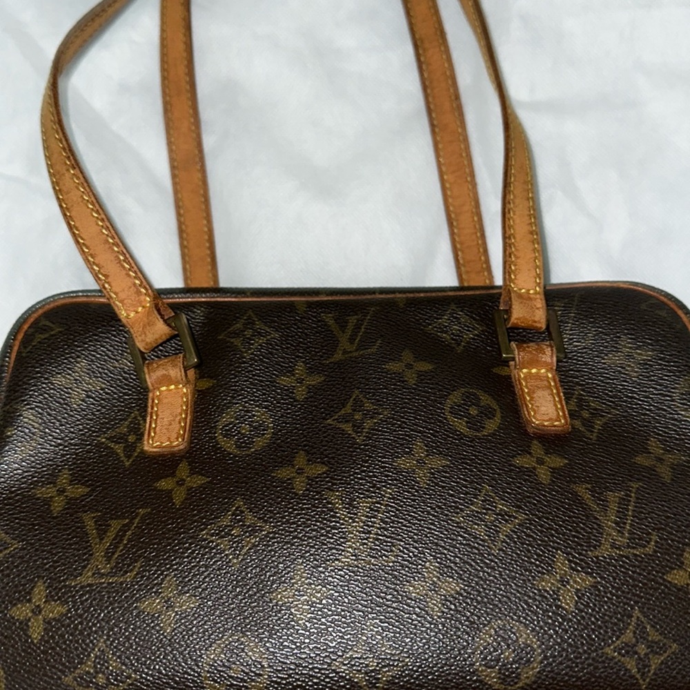 Louis Vuitton Cite MM monogram shoulder bag - Picture 4 of 11
